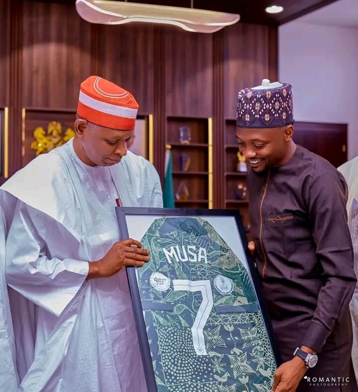 Ahmed Musa's Declines Handshake from Governor Yusuf video goes viral