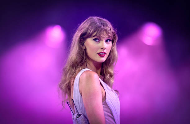 LONDON, ENGLAND - AUGUST 15: (EDITORIAL USE ONLY. NO STANDALONE PUBLICATION USE (NO SPECIAL INTEREST OR SINGLE ARTIST PUBLICATION USE; NO BOOK USE)) Taylor Swift performs onstage during "Taylor Swift | The Eras Tour" at Wembley Stadium on August 15, 2024 in London, England. (Photo by Gareth Cattermole/TAS24/Getty Images for TAS Rights Management )