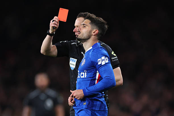 Pedro Neto of Chelsea is shown a red card during the Premier League match between Arsenal and Chelsea at Emirates Stadium on March 01, 2026 in London, England. (Photo by Marc Atkins/Getty Images)
