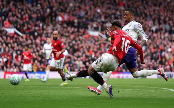Bruno Fernandes Pulls the Strings as Manchester United F.C. Beat Aston Villa F.C. to Boost Top-Four Hopes 3 images 26