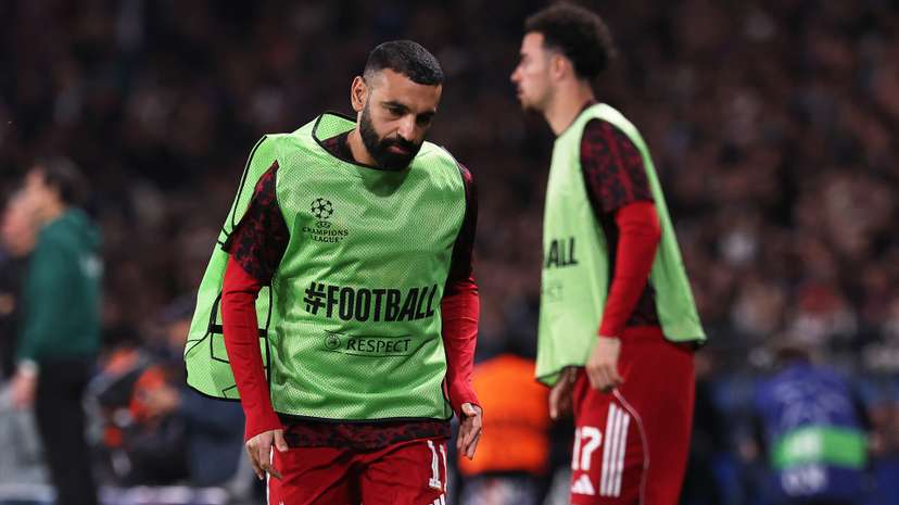 Arne Slot Explains Why He Kept Salah on the Bench Against PSG 2 image 215