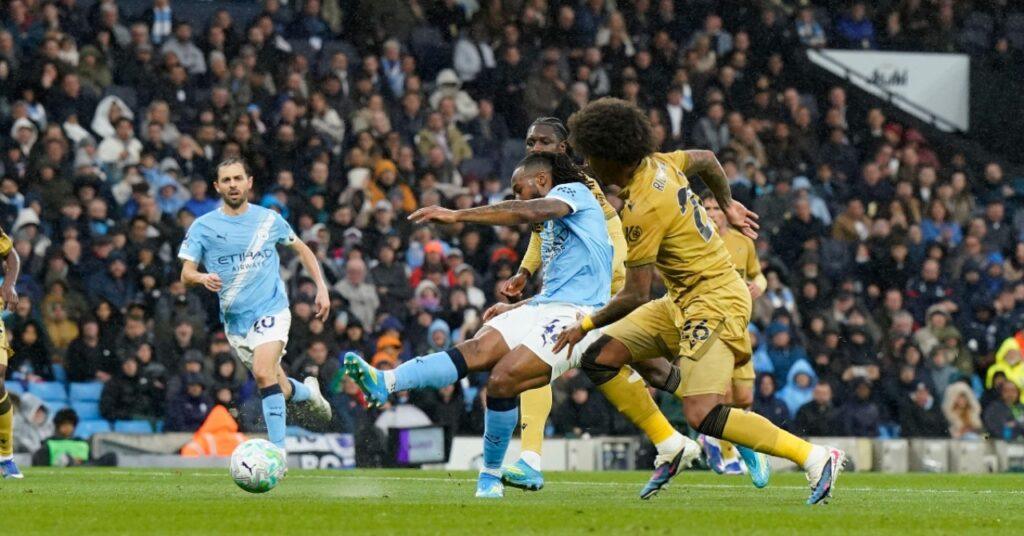 Manchester City Brush Aside Crystal Palace to Close Gap on Arsenal 1 image 189