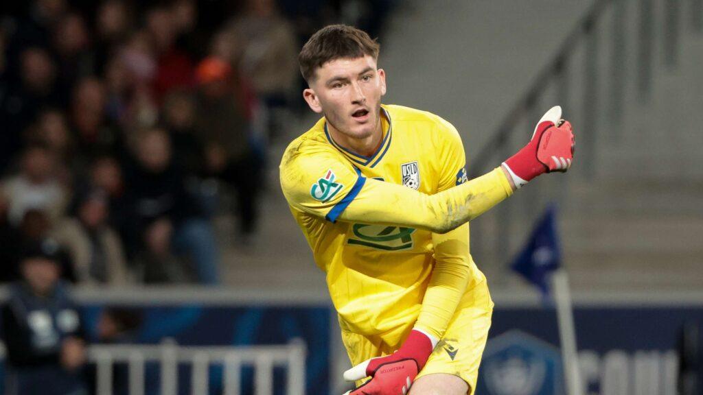 Newcastle Beat Real Madrid and Chelsea to Secure €28.5m Deal for Goalkeeper Ewen Jaouen 2 IMG 3178
